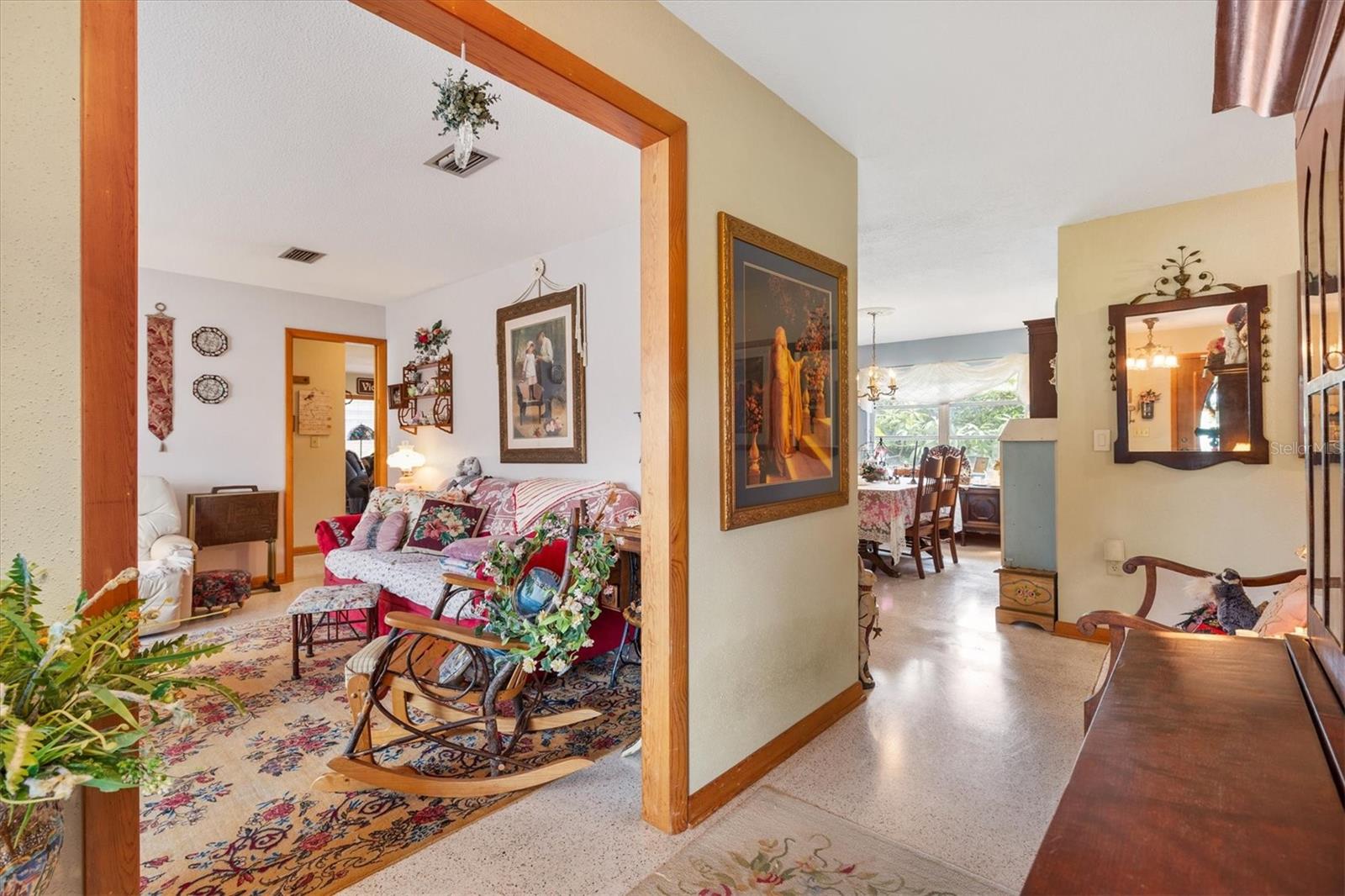 Image 12 of 43 For 907 Shore Drive