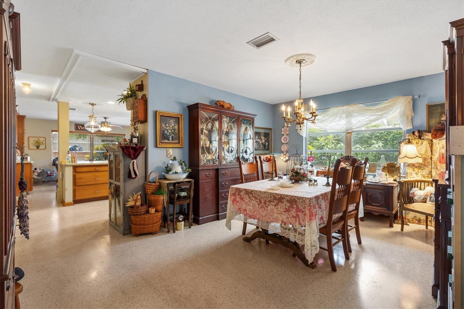 Image 16 of 43 For 907 Shore Drive