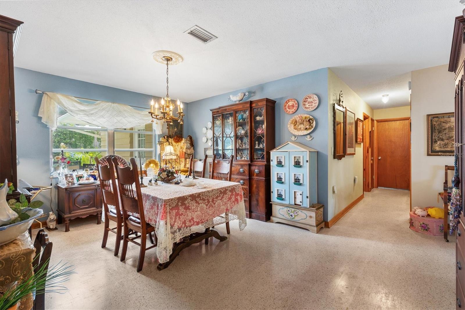 Image 17 of 43 For 907 Shore Drive