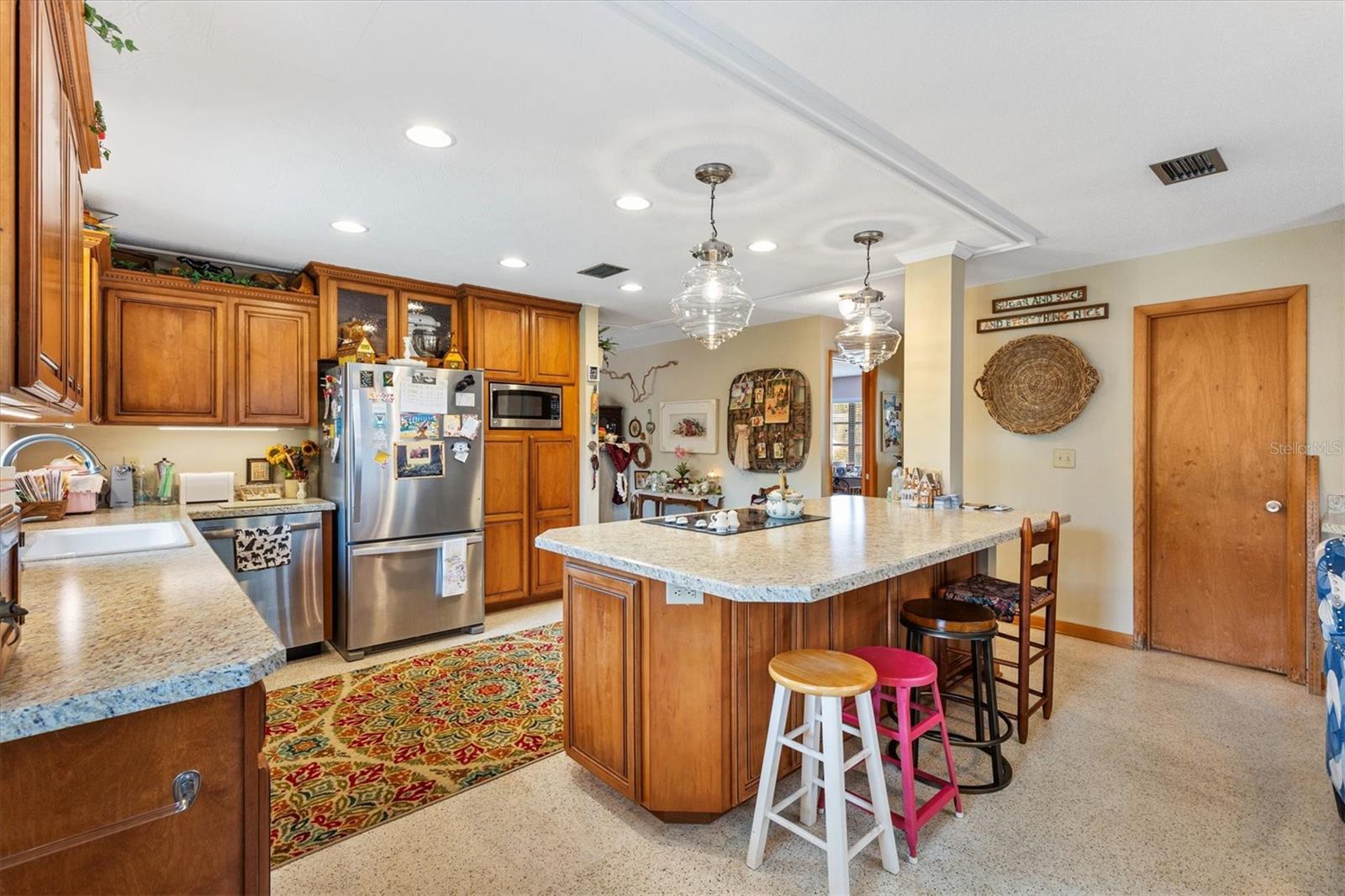 Image 20 of 43 For 907 Shore Drive