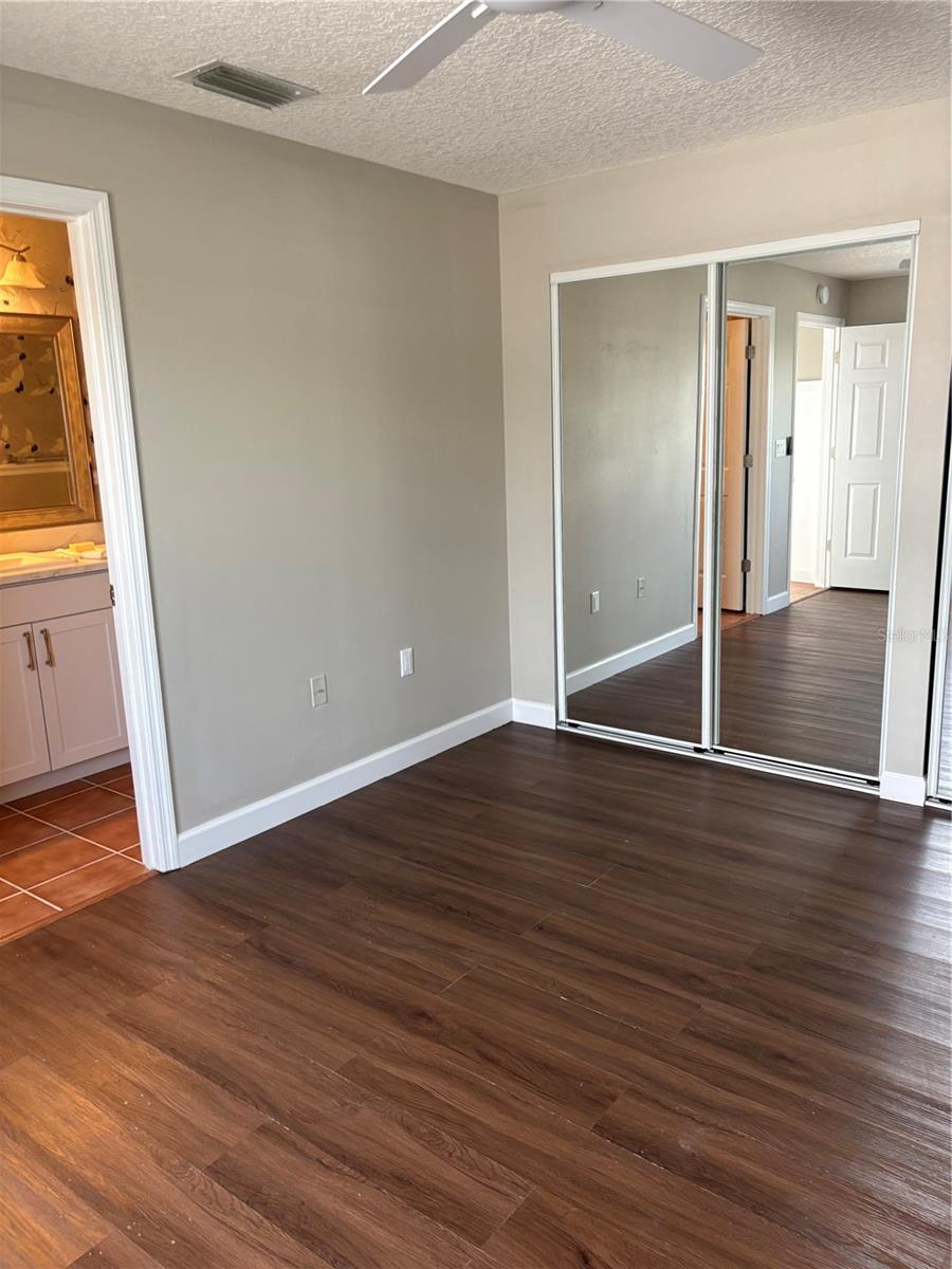 Image 14 of 27 For 2954 Peach Street