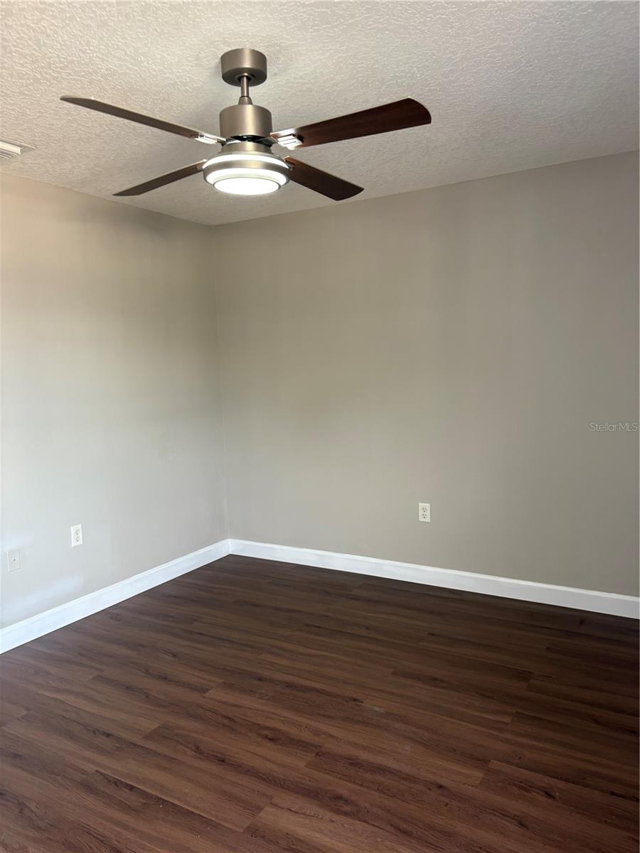 Image 16 of 27 For 2954 Peach Street