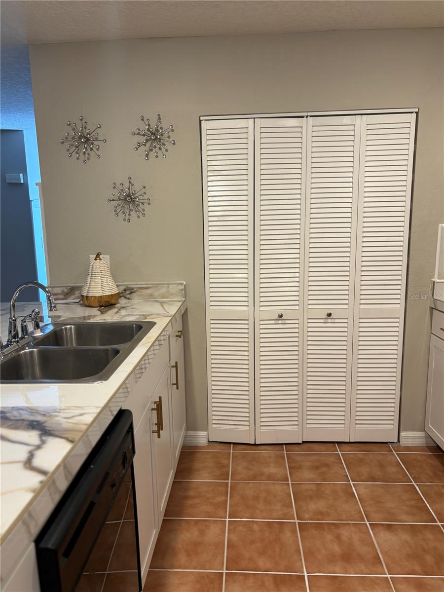 Image 6 of 27 For 2954 Peach Street