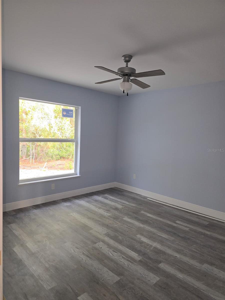 Image 11 of 29 For 450 Kemper Avenue