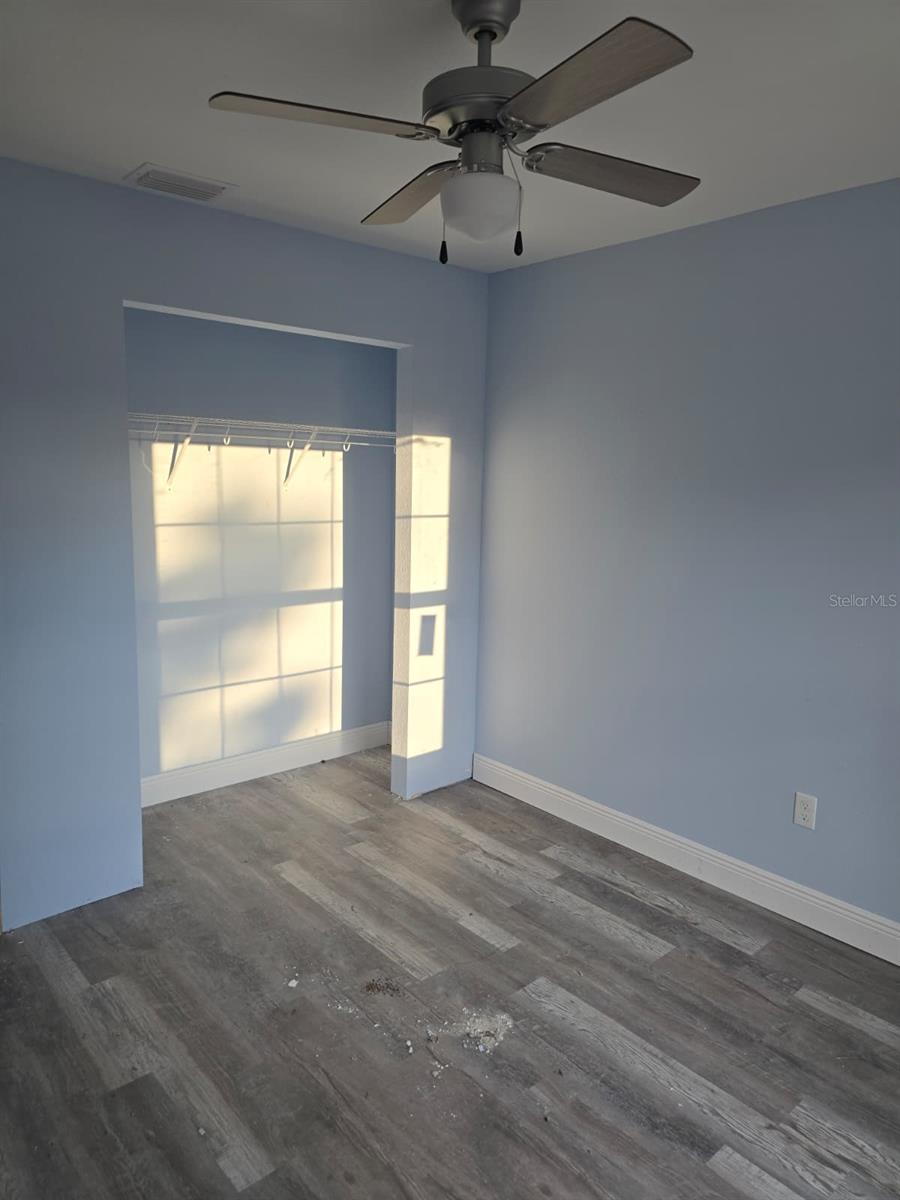 Image 16 of 29 For 450 Kemper Avenue
