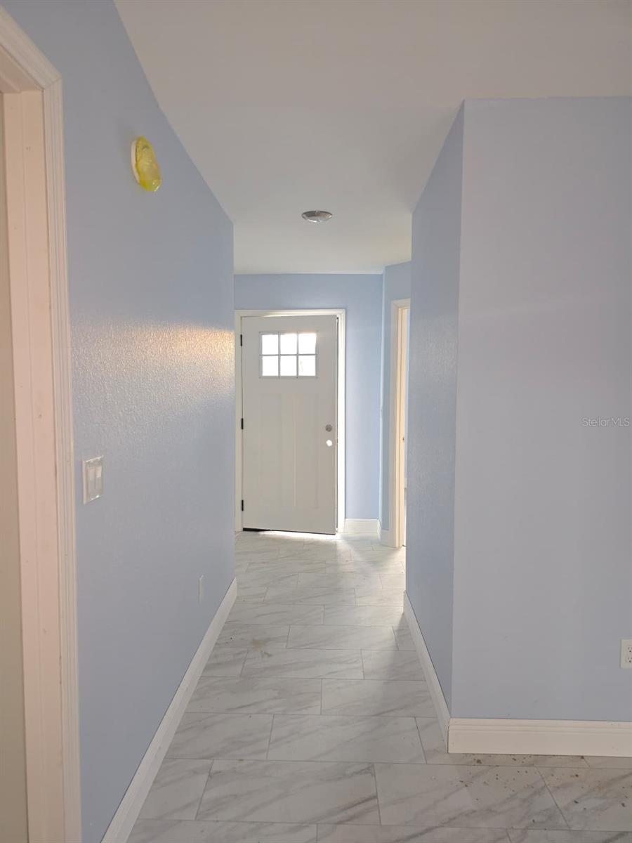 Image 19 of 29 For 450 Kemper Avenue