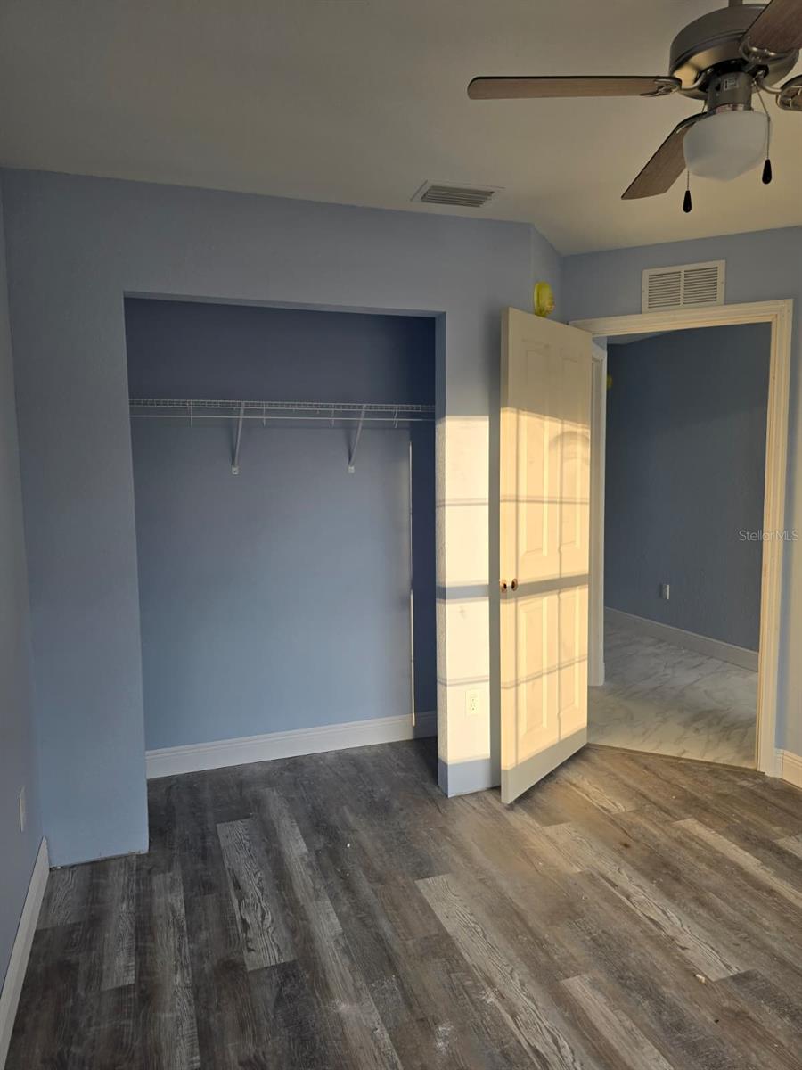 Image 22 of 29 For 450 Kemper Avenue