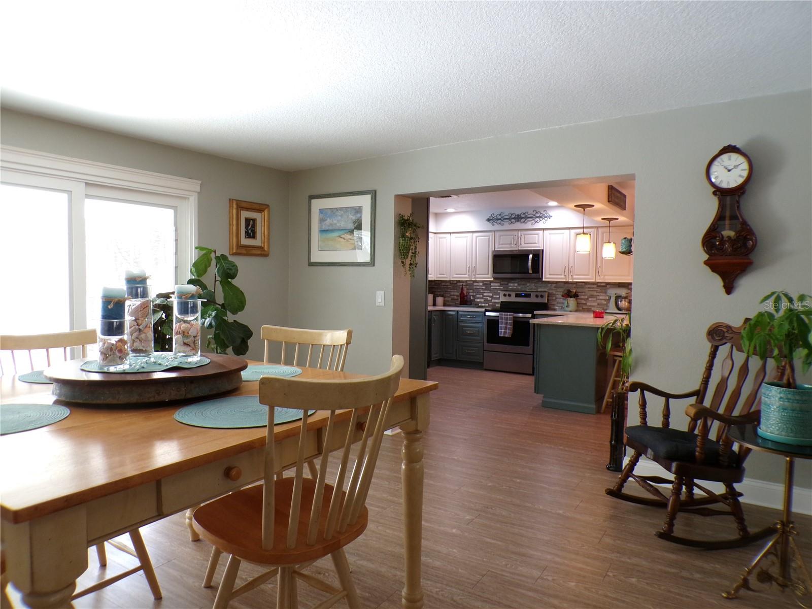 Image 7 of 82 For 11418 Cypress Drive