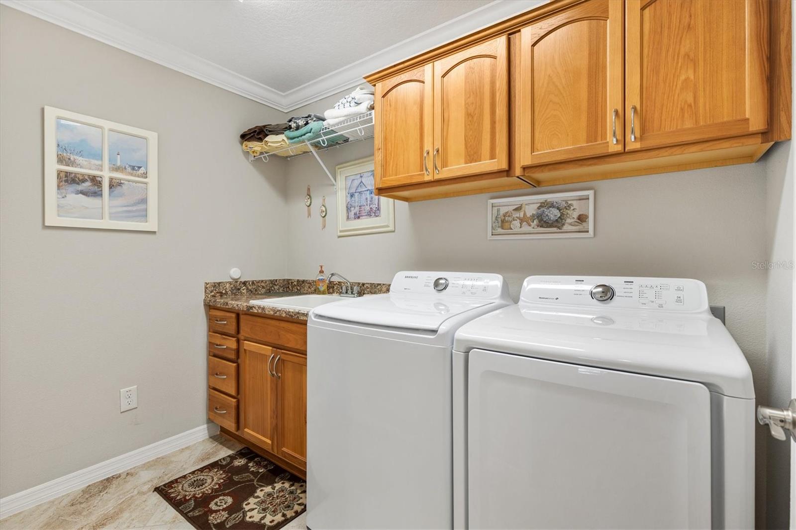 Image 28 of 43 For 6094 Delphina Loop