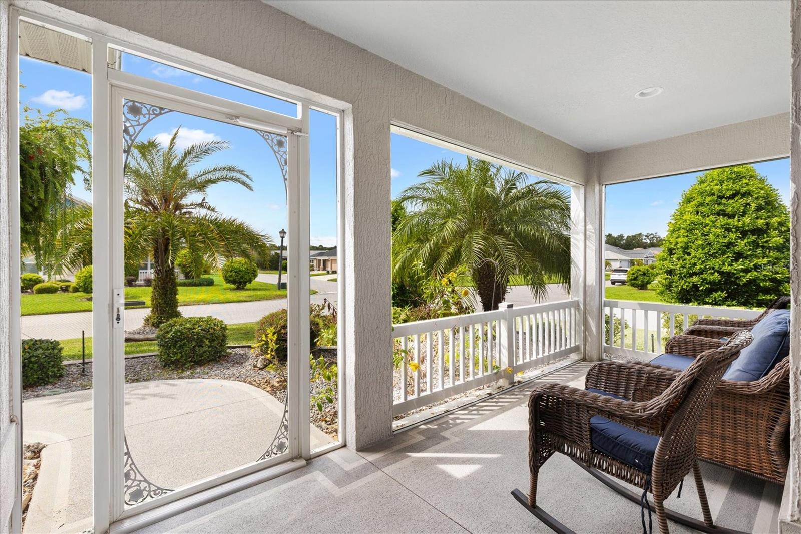 Image 3 of 43 For 6094 Delphina Loop