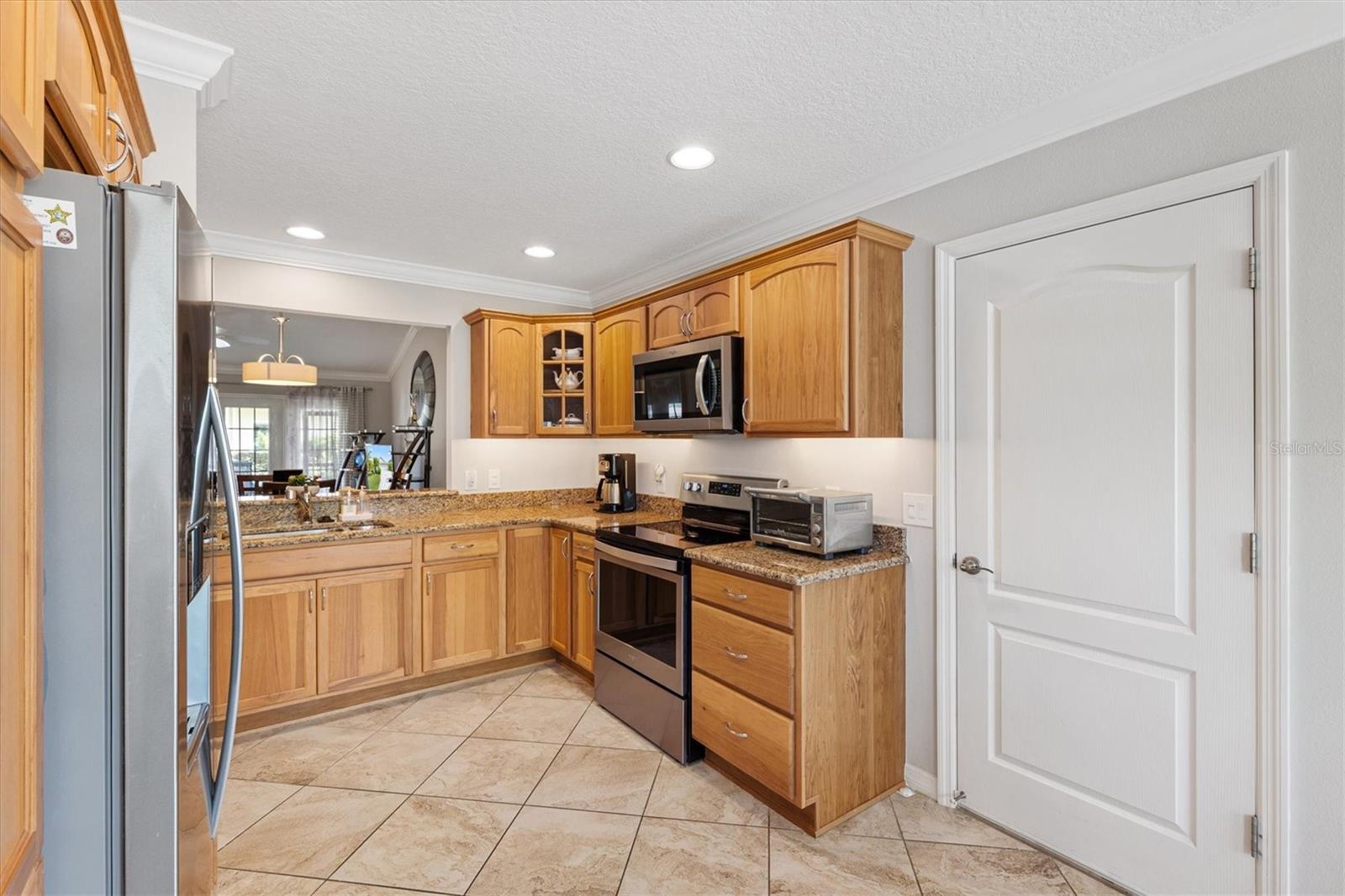 Image 7 of 43 For 6094 Delphina Loop