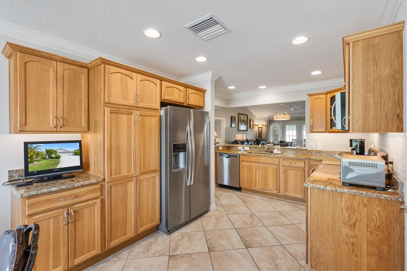 Image 8 of 43 For 6094 Delphina Loop