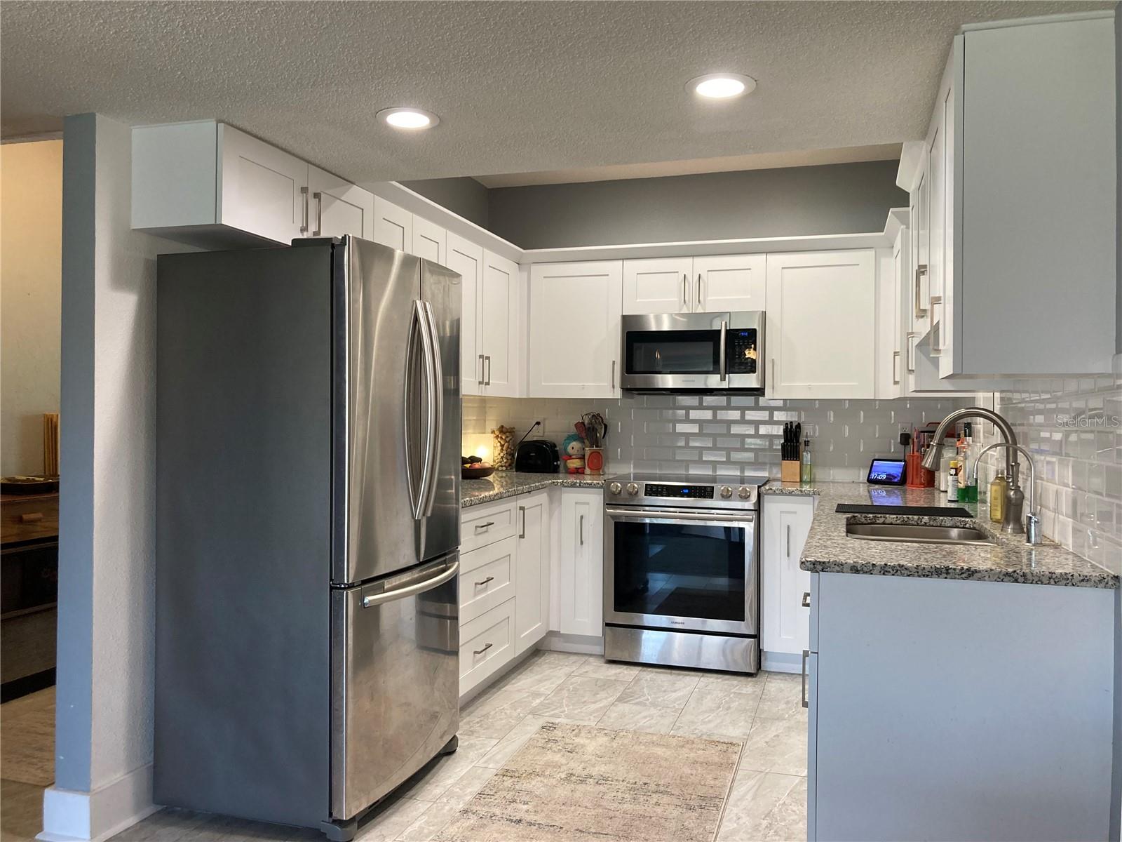 Image 13 of 50 For 669 Olde Camelot Circle 669