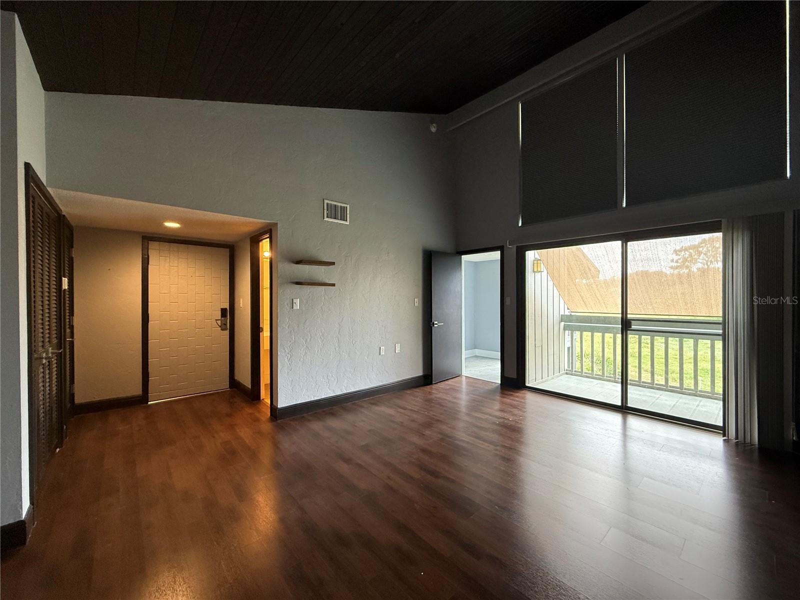 Image 30 of 50 For 669 Olde Camelot Circle 669