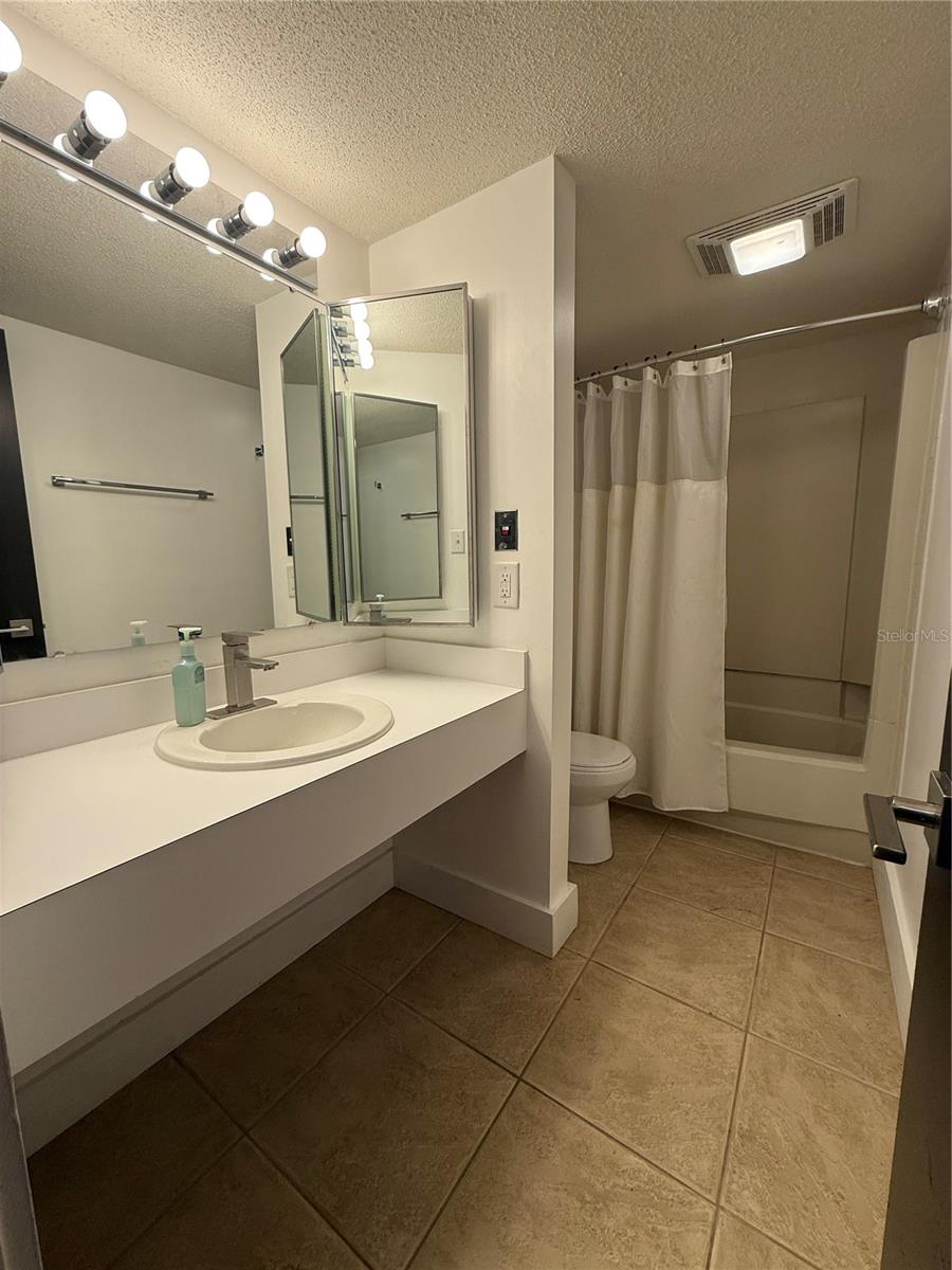 Image 31 of 50 For 669 Olde Camelot Circle 669