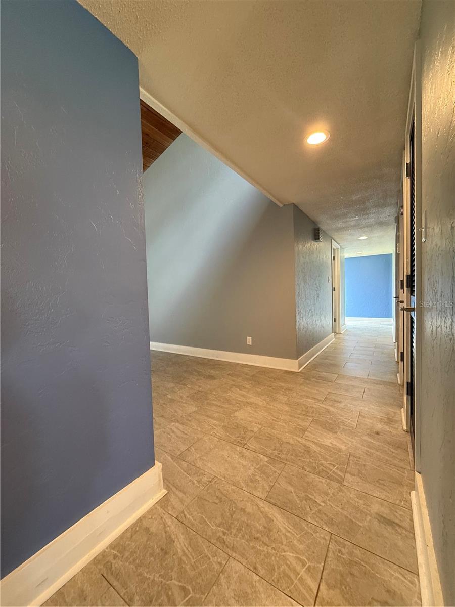 Image 38 of 50 For 669 Olde Camelot Circle 669