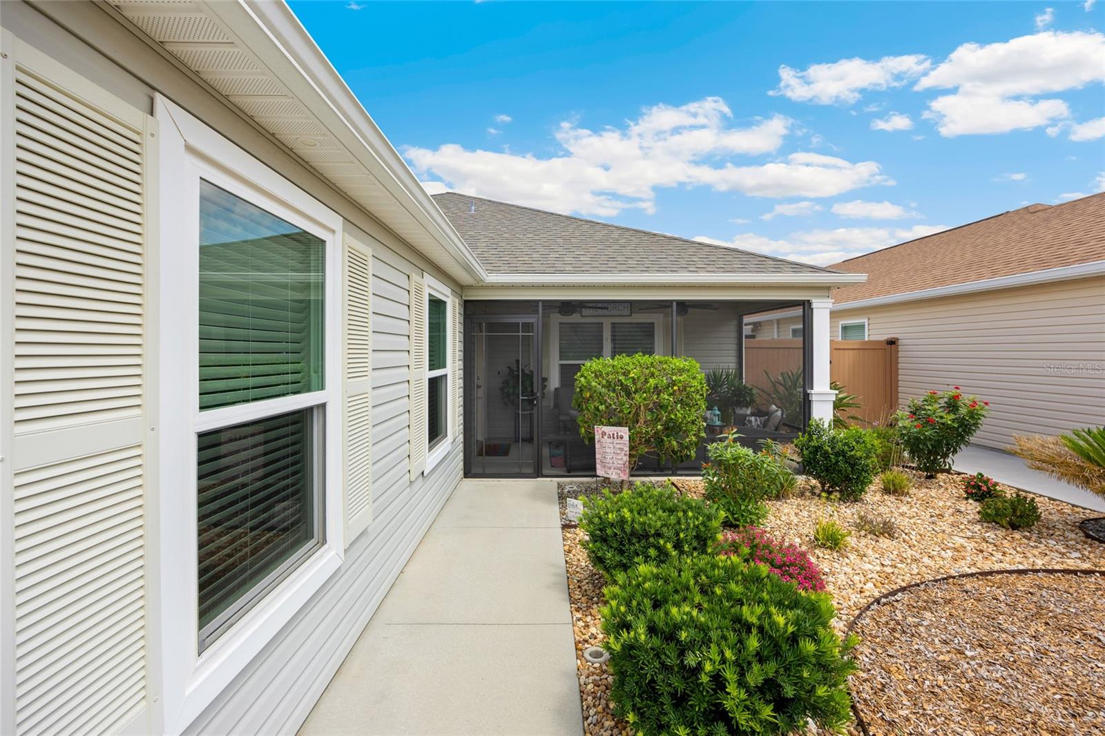 Image 3 of 40 For 2467 Rogers Road