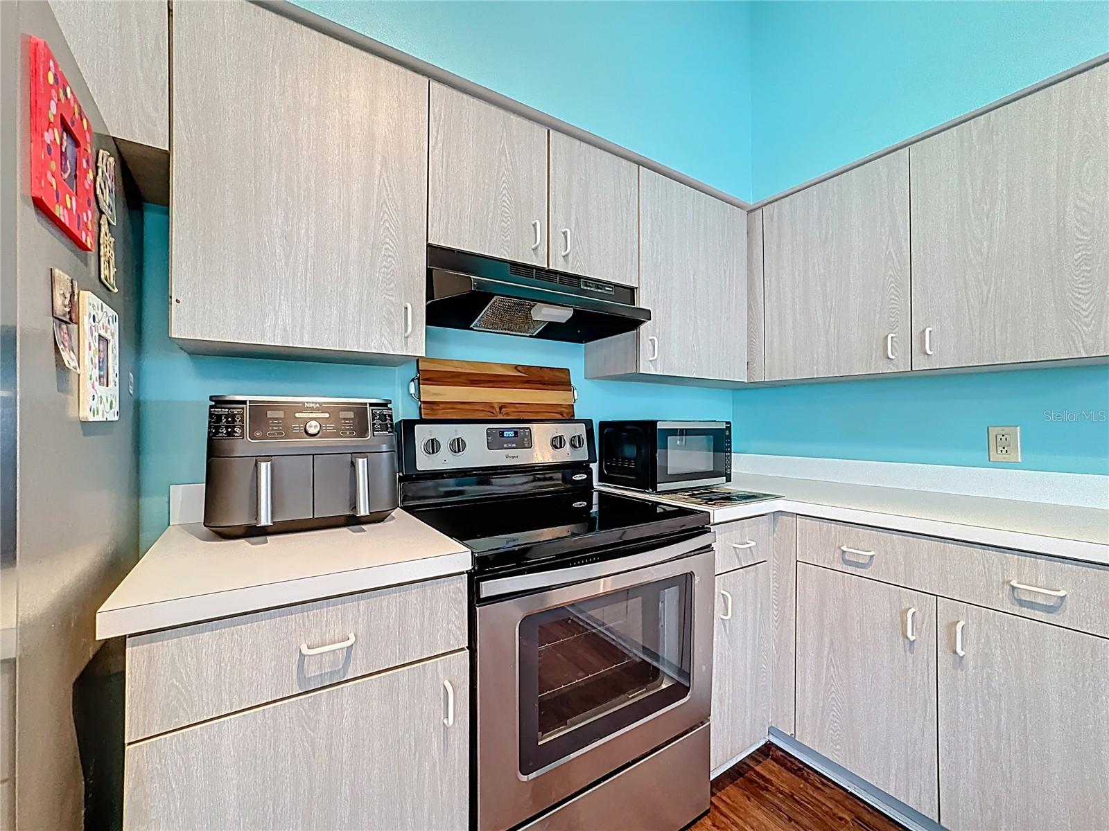 Image 12 of 60 For 746 Cambridge Way