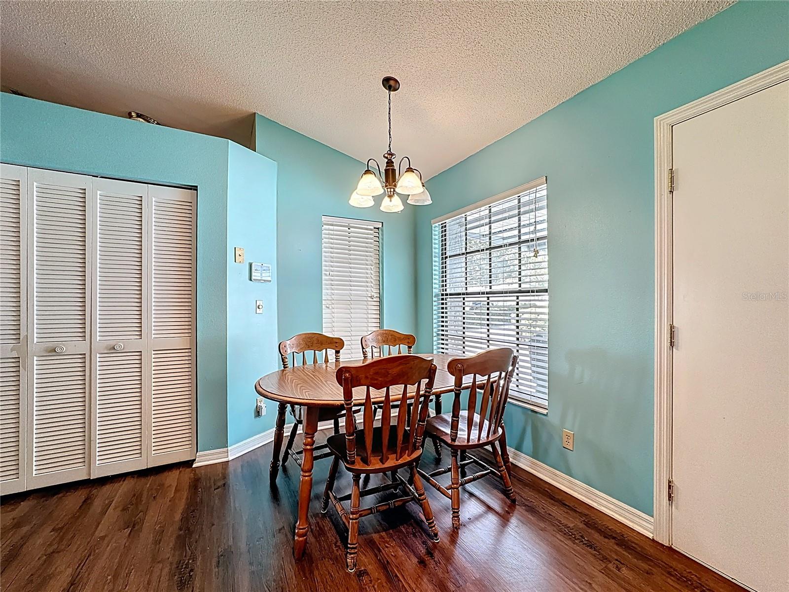 Image 15 of 60 For 746 Cambridge Way