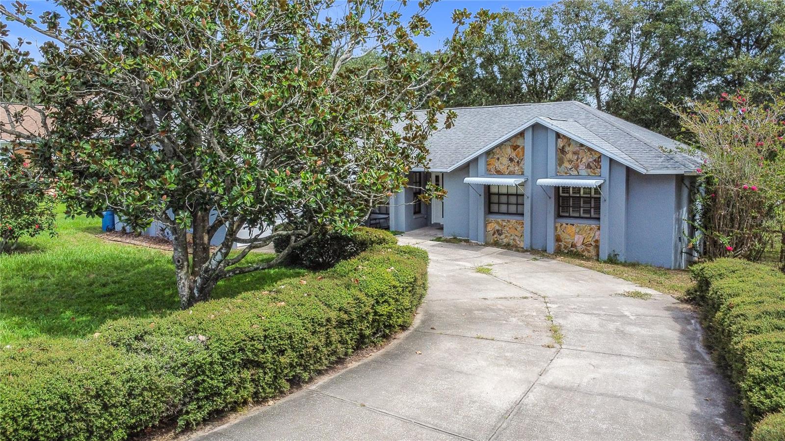 Image 2 of 60 For 746 Cambridge Way