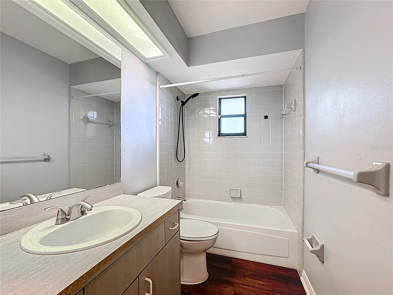 Image 22 of 60 For 746 Cambridge Way