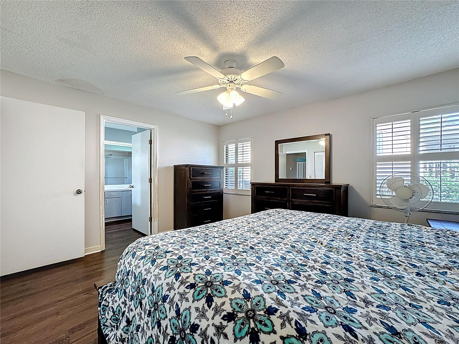 Image 31 of 60 For 746 Cambridge Way