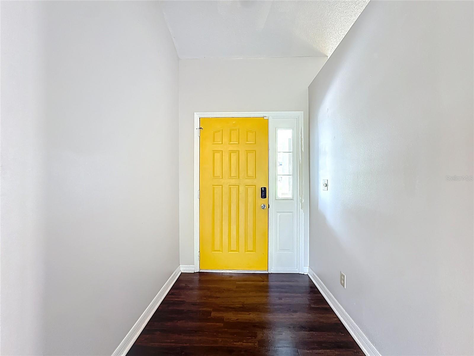 Image 4 of 60 For 746 Cambridge Way