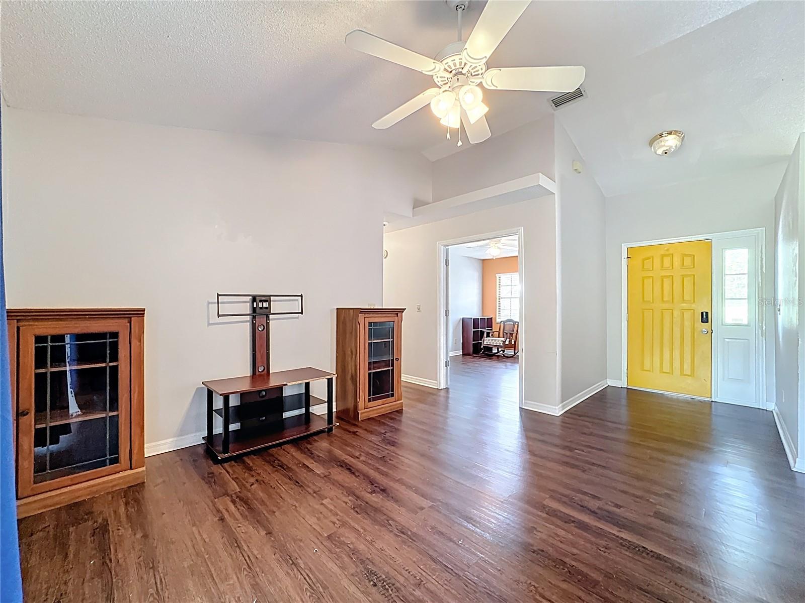 Image 5 of 60 For 746 Cambridge Way