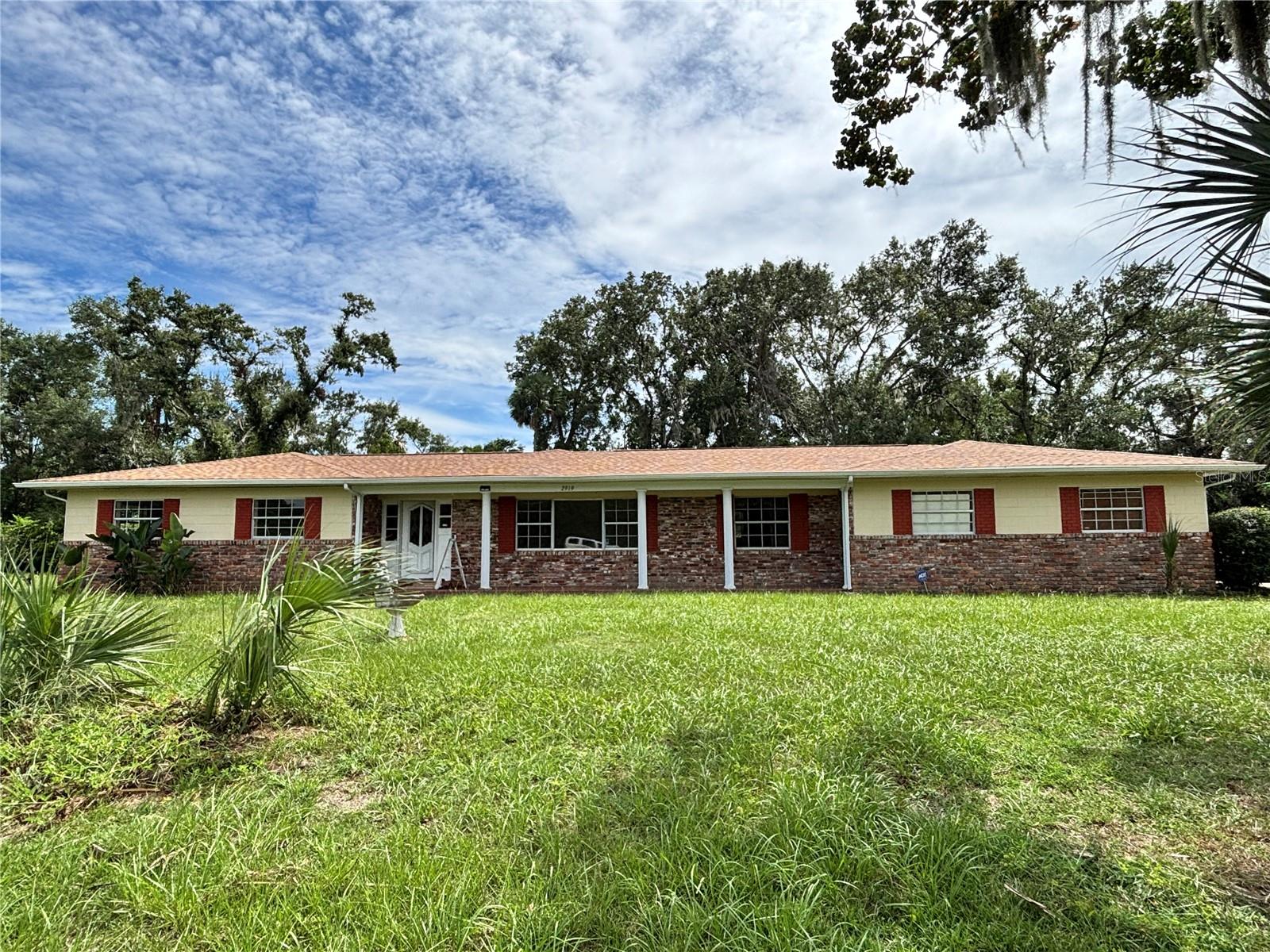 Listing Details for 2919 Griffin Road, LEESBURG, FL 34748