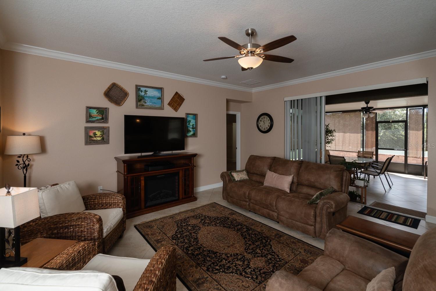 Image 4 of 24 For 5828 Puzo Place