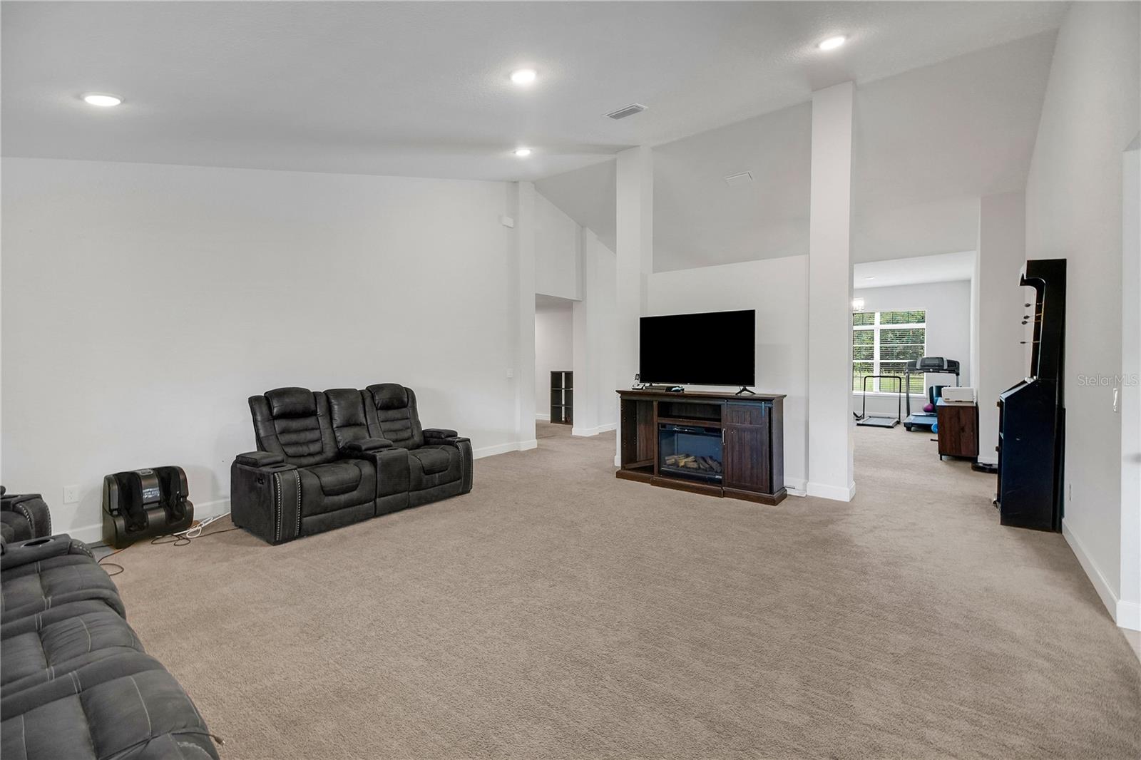 Image 15 of 59 For 9946 159th Street