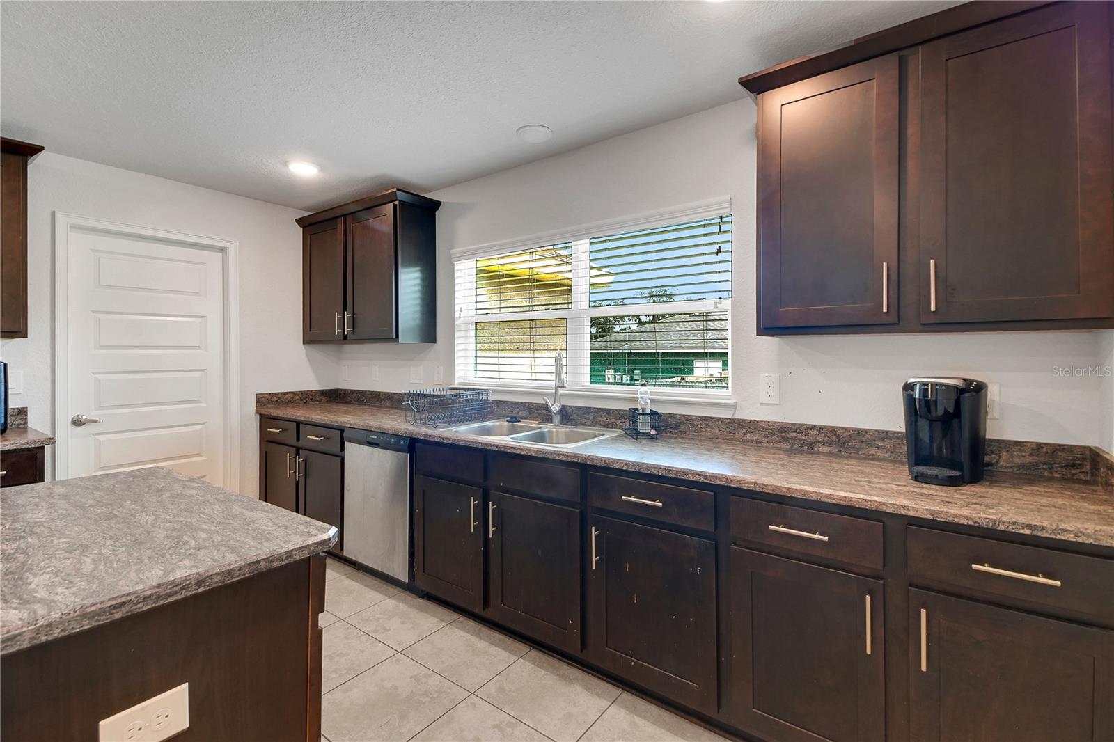 Image 21 of 59 For 9946 159th Street