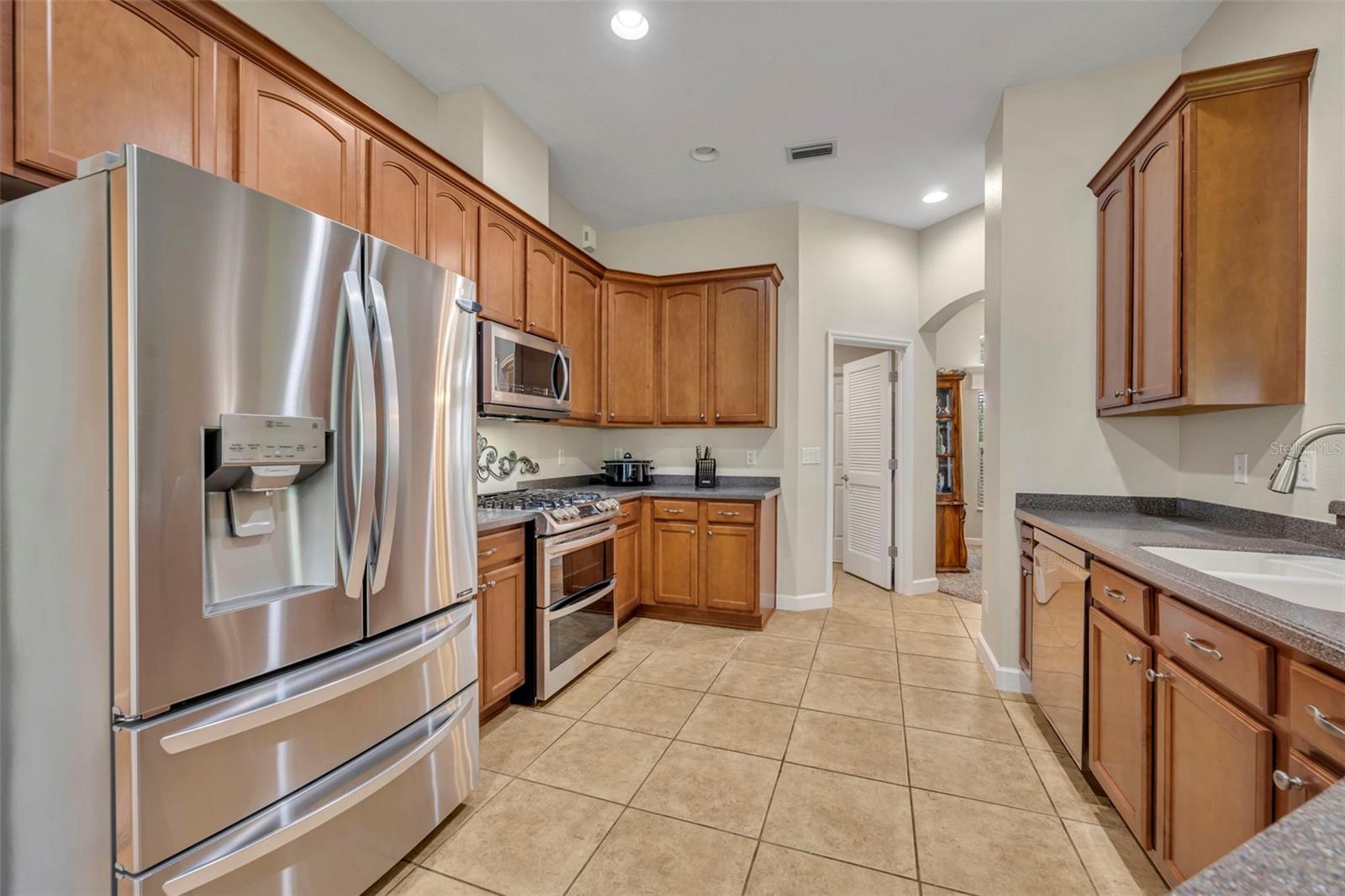 Image 26 of 50 For 8923 Bridgeport Bay Circle