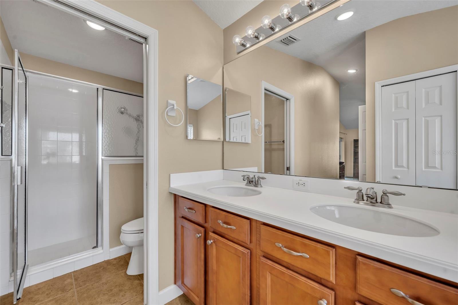 Image 33 of 50 For 8923 Bridgeport Bay Circle