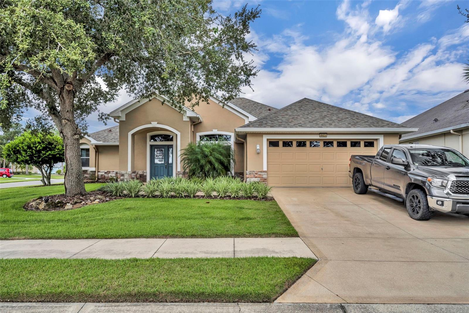 Image 4 of 50 For 8923 Bridgeport Bay Circle