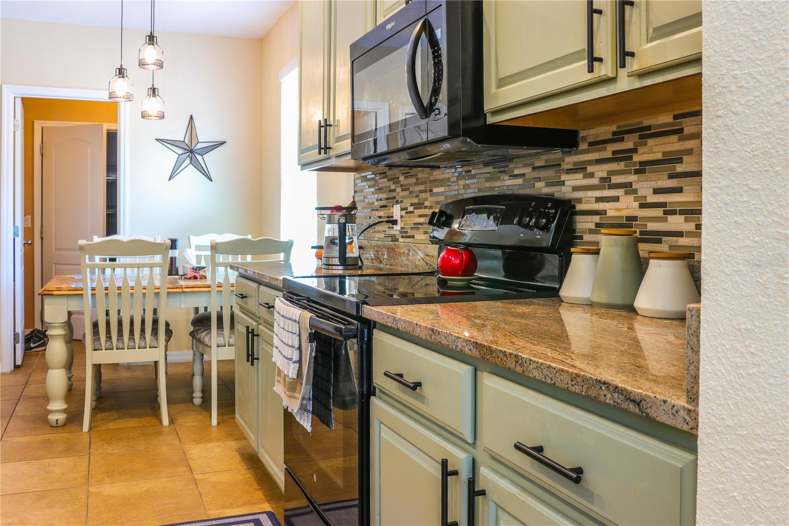 Image 15 of 23 For 2211 Anoka Way