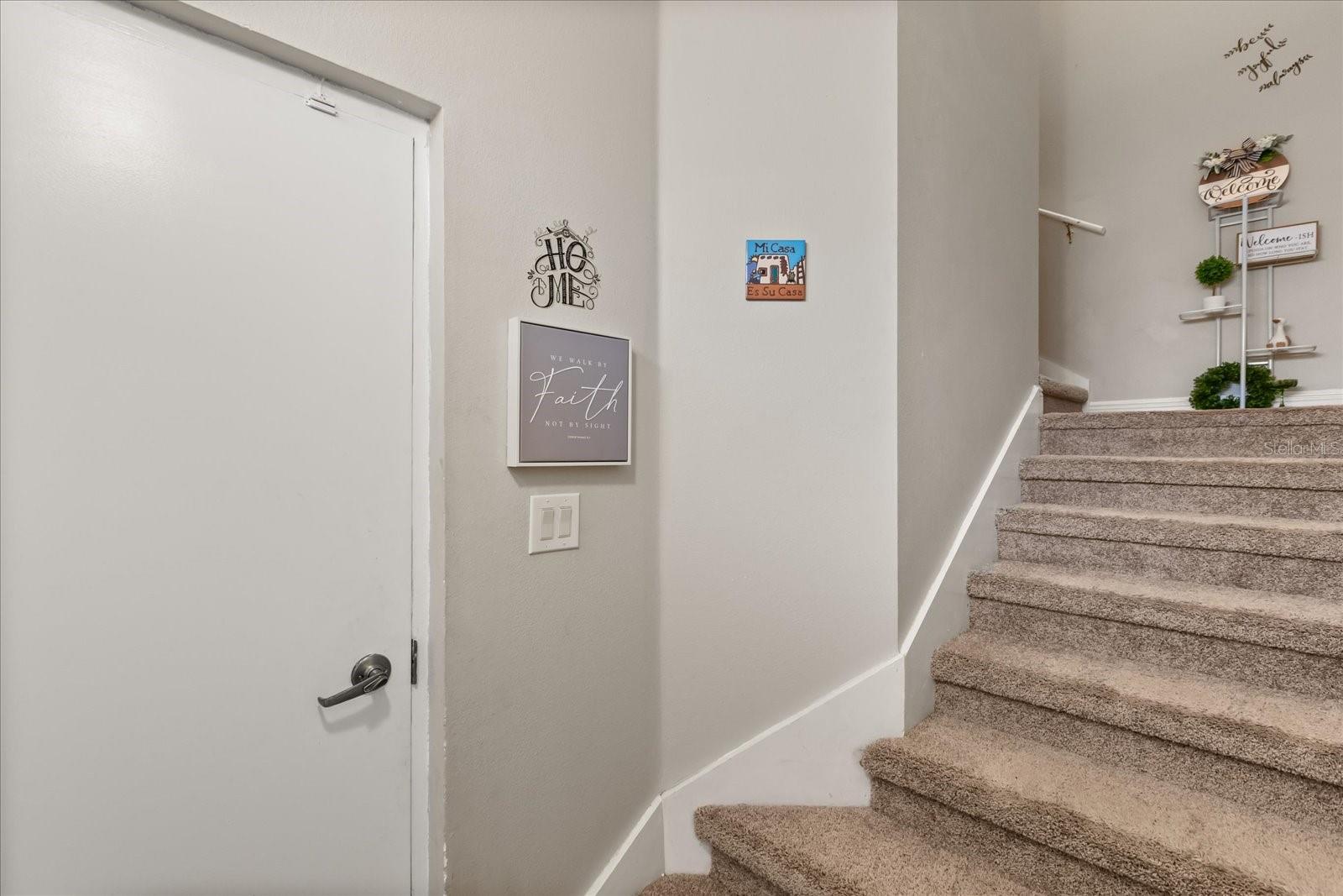 Image 17 of 26 For 505 Climbing Ivy Court C