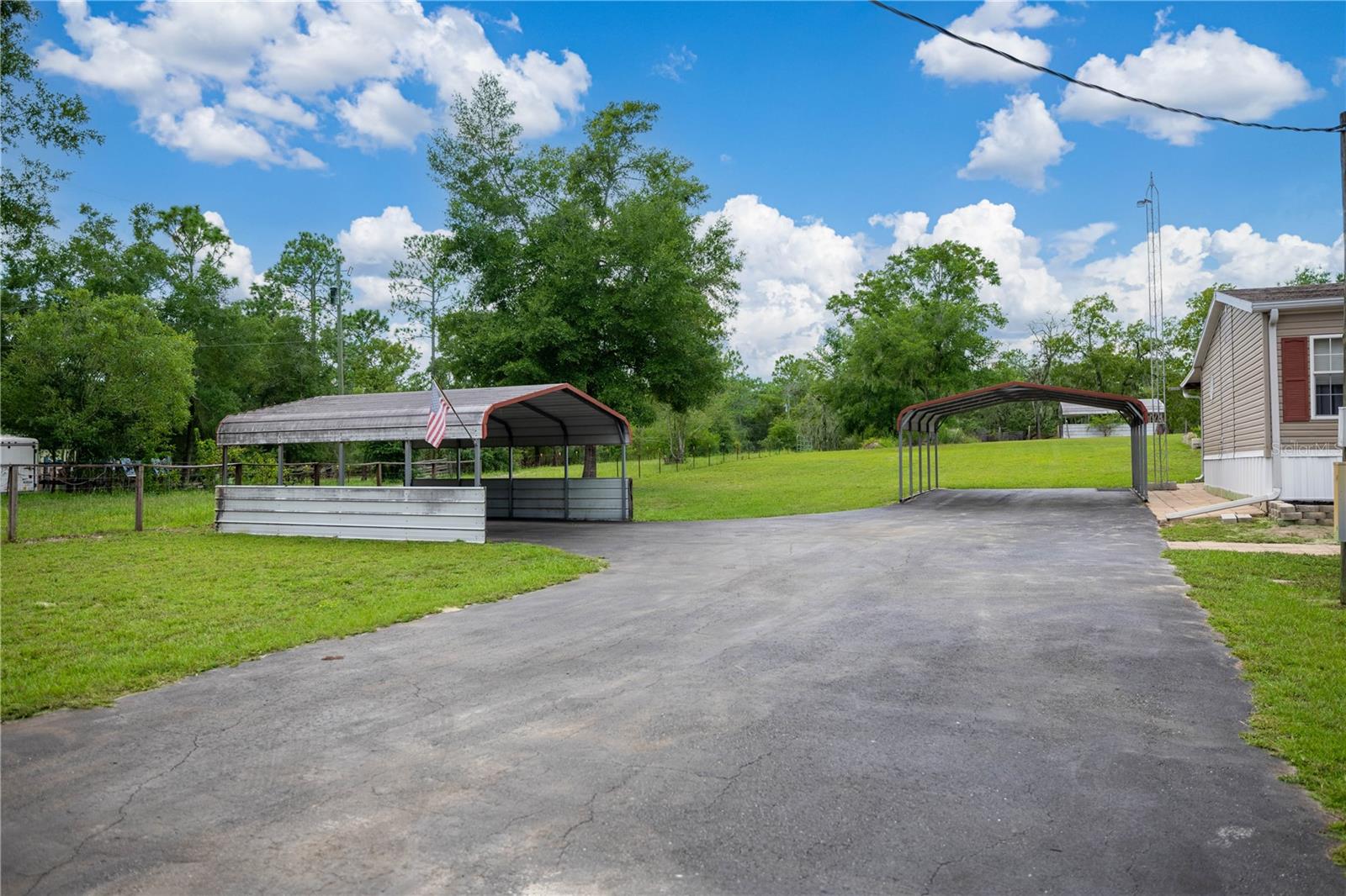 Image 3 of 40 For 7774 Fernandina Avenue