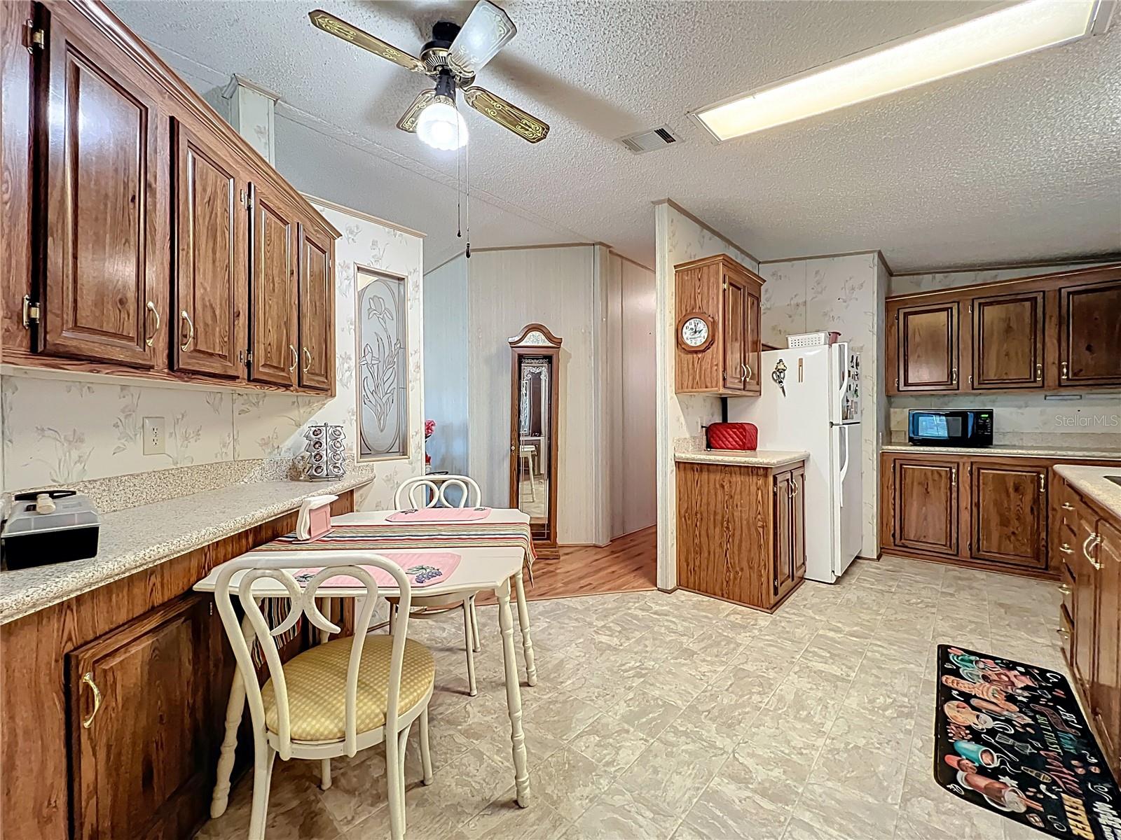Image 7 of 27 For 1681 Elkhart Circle