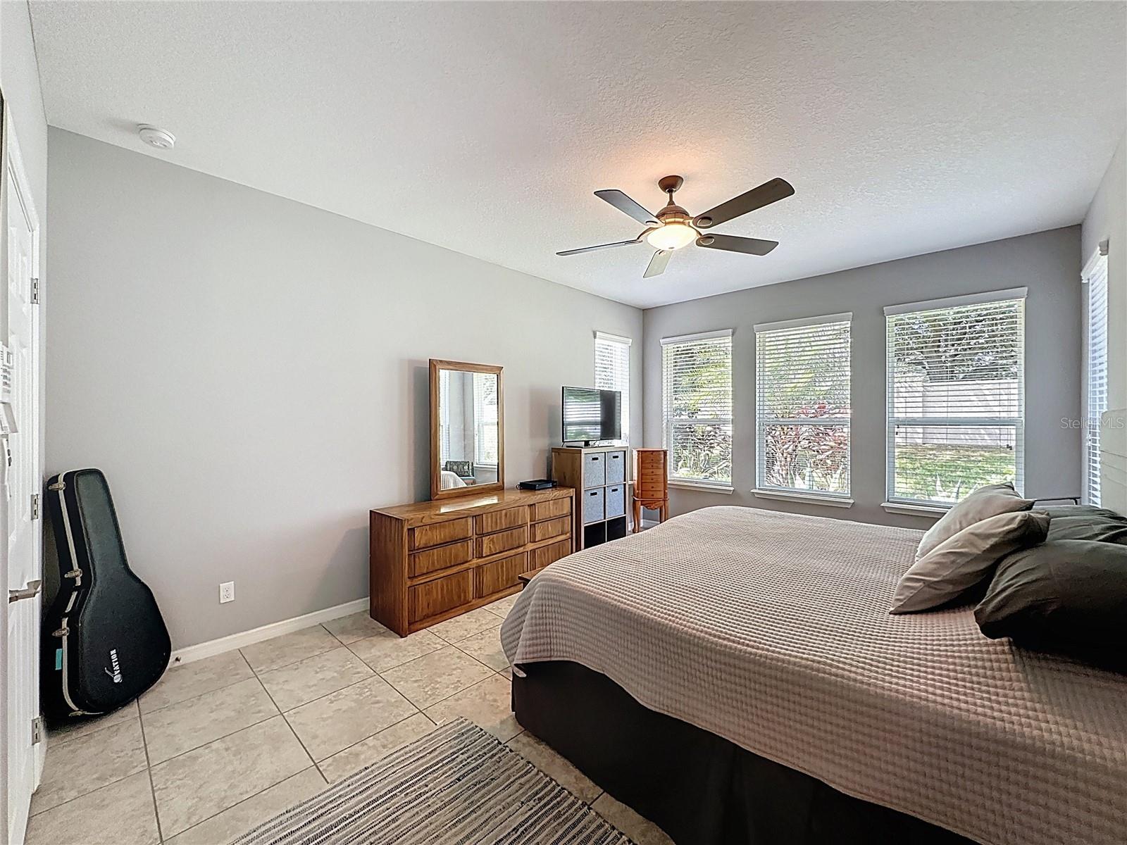 Image 29 of 81 For 277 Silver Maple Road