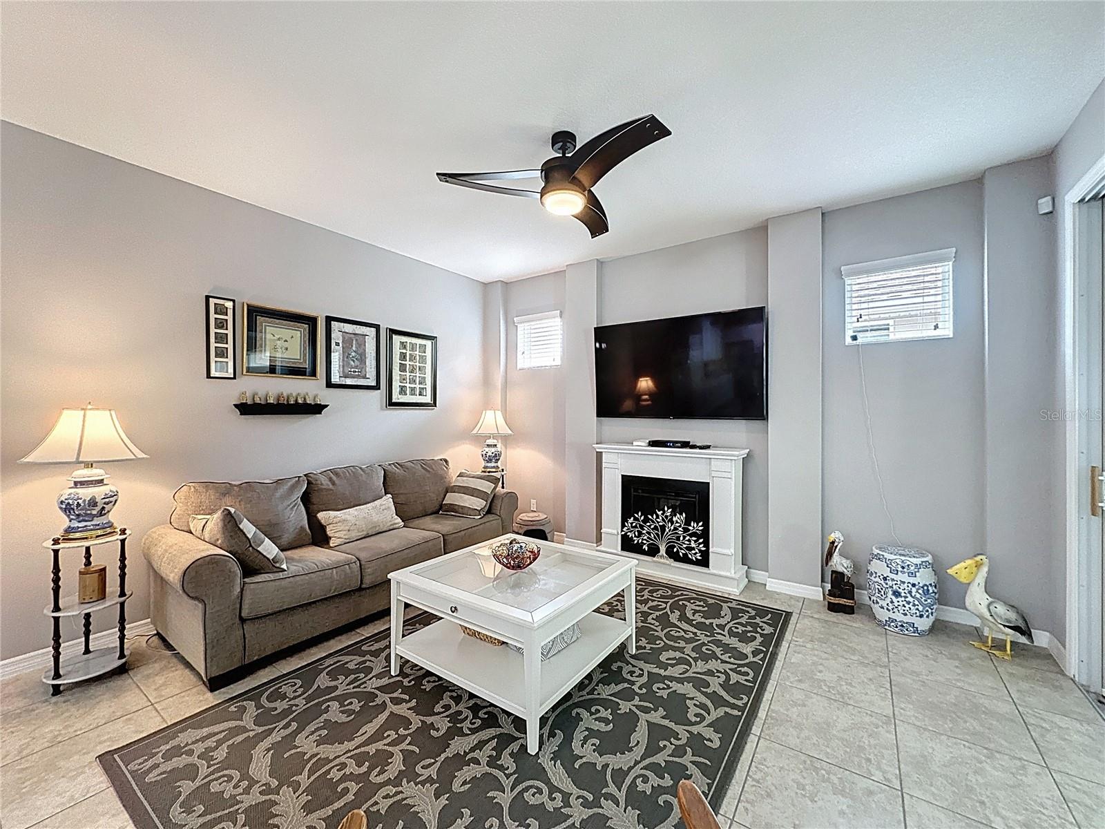 Image 7 of 81 For 277 Silver Maple Road