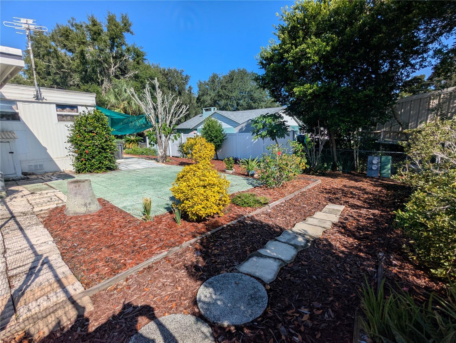 Image 44 of 46 For 11929 Linda Avenue