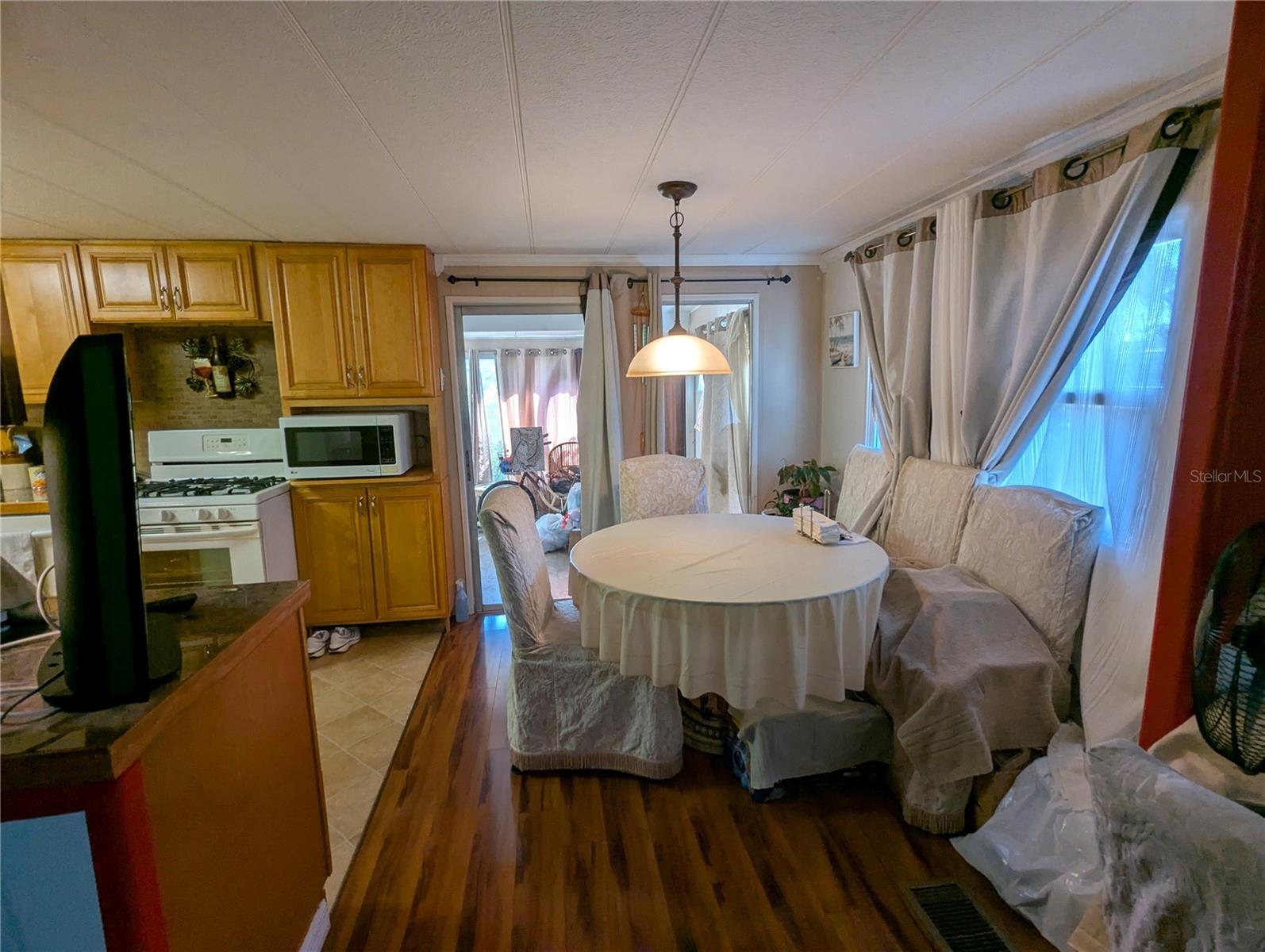 Image 8 of 46 For 11929 Linda Avenue