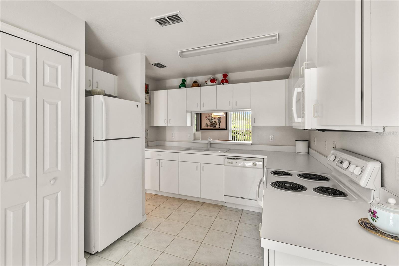 Image 12 of 41 For 4119 Capland Avenue