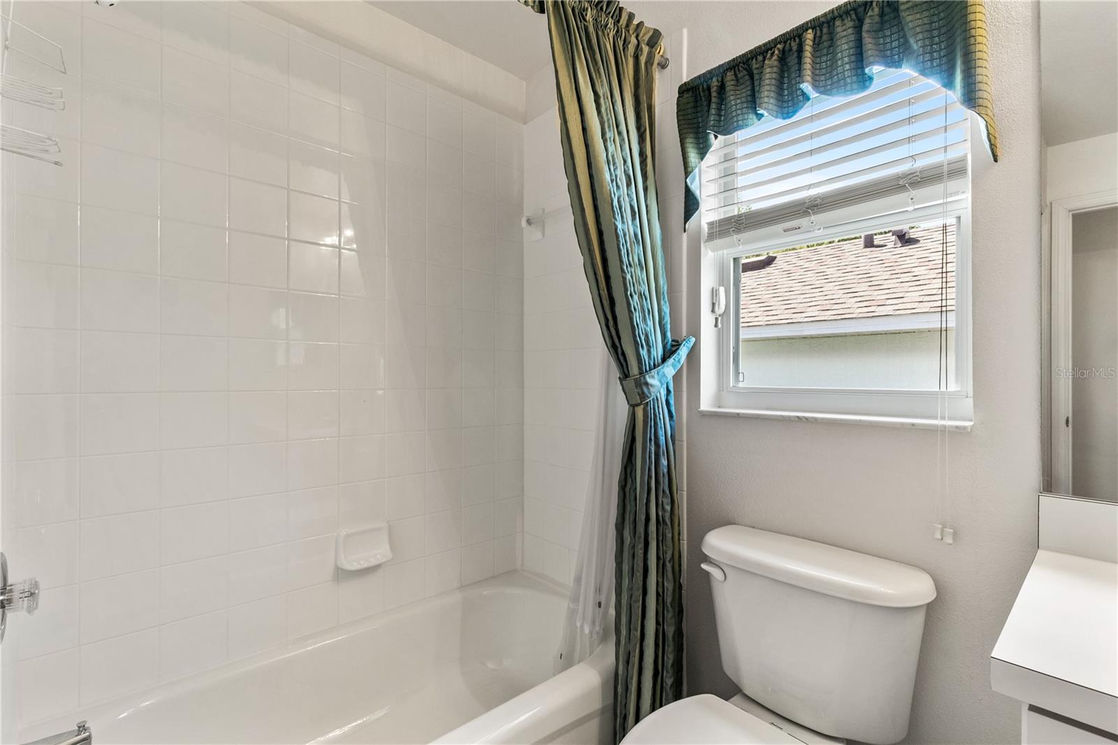 Image 22 of 41 For 4119 Capland Avenue
