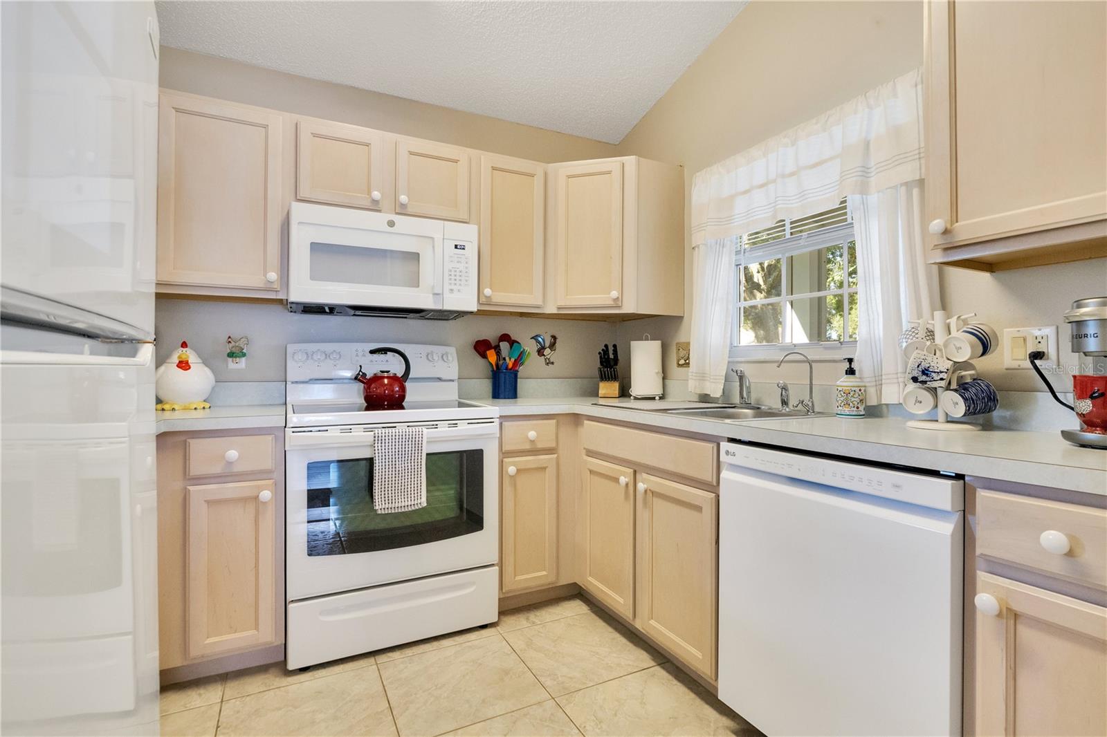 Image 12 of 39 For 25036 Cranes Roost Circle