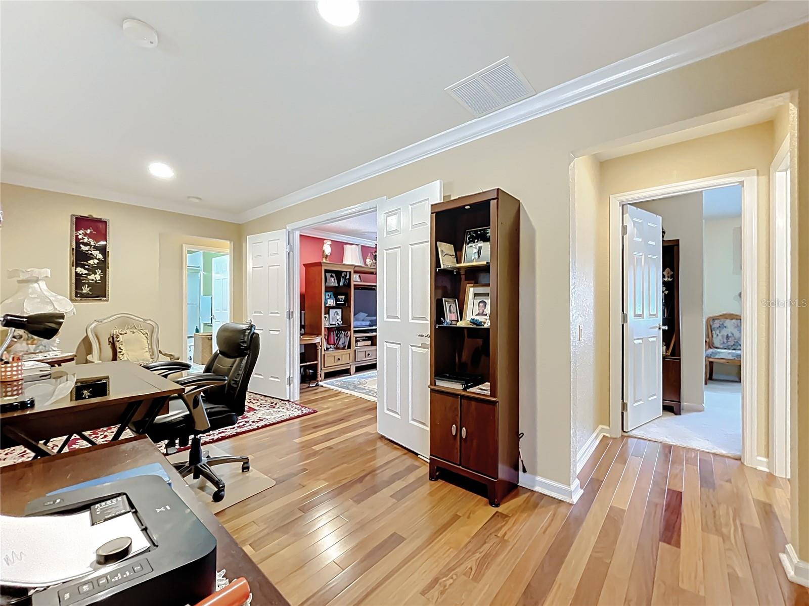 Image 31 of 100 For 2837 Columbus Avenue