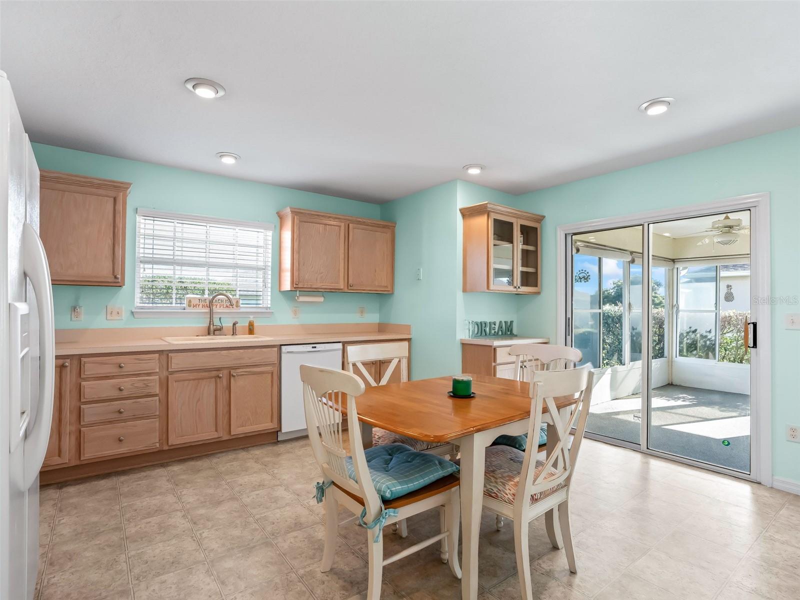 Image 12 of 39 For 17974 123rd Terrace