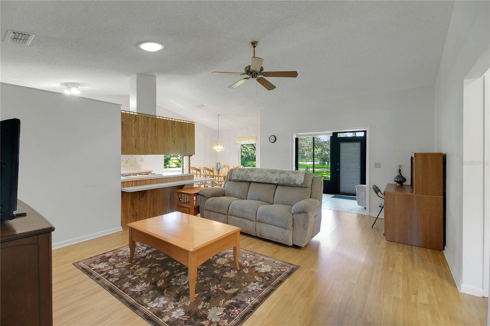 Image 18 of 63 For 610 Fannich Court