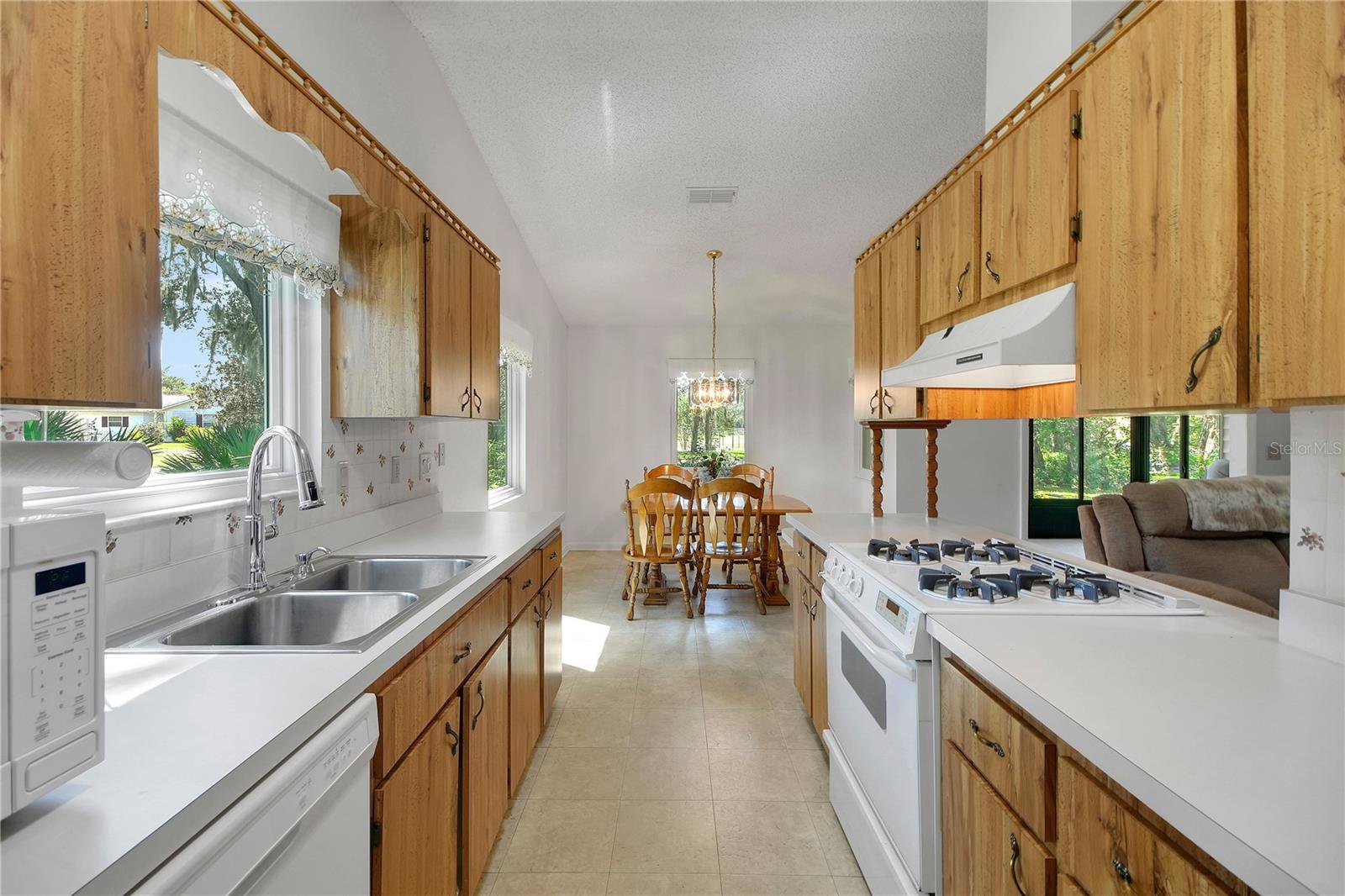 Image 29 of 63 For 610 Fannich Court